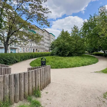 Charming With Balcony In Wroclaw's Nadodrze By Renters Διαμέρισμα *