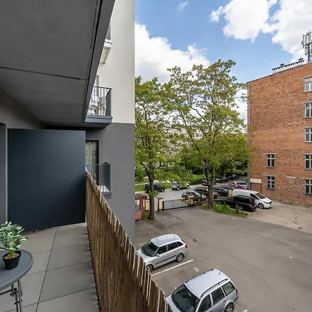 Charming With Balcony In Wroclaw's Nadodrze By Renters アパート ヴロツワフ