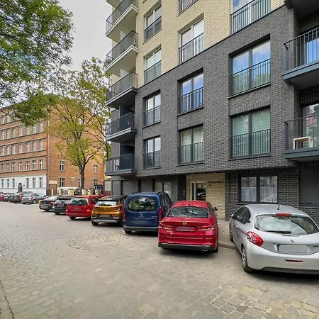 Charming With Balcony In Wroclaw's Nadodrze By Renters Διαμέρισμα