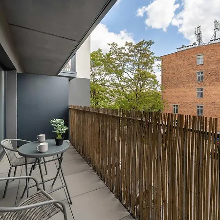 アパート Charming With Balcony In Wroclaw's Nadodrze By Renters ヴロツワフ
