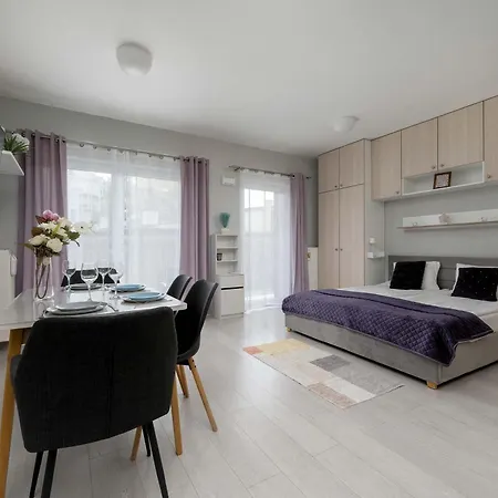 Apartment Charming With Balcony In Wroclaw's Nadodrze By Renters