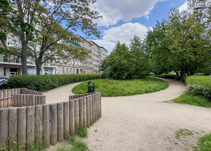 Charming With Balcony In Wroclaw's Nadodrze By Renters Διαμέρισμα *