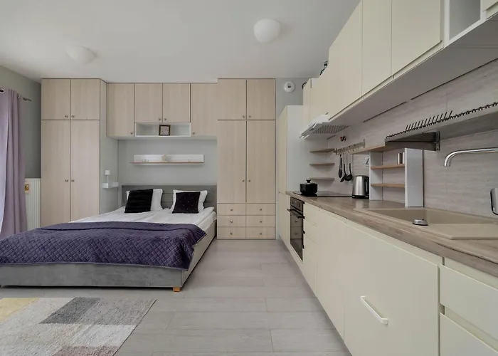 Charming With Balcony In Wroclaw's Nadodrze By Renters Βρότσλαβ