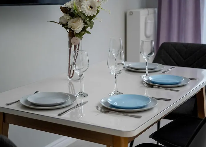 Charming With Balcony In Wroclaw's Nadodrze By Renters Διαμέρισμα *