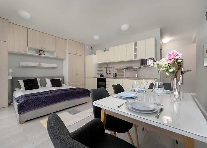 Charming With Balcony In Wroclaw's Nadodrze By Renters Διαμέρισμα Βρότσλαβ